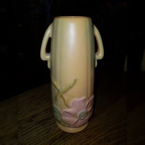 Collectable Vintage 1930s Weller pottery wild rose